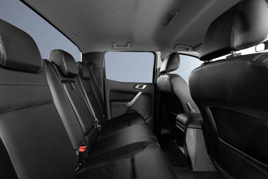 Интерьер Ford Ranger Black Concept 2018 года  (фото 9 из 9)